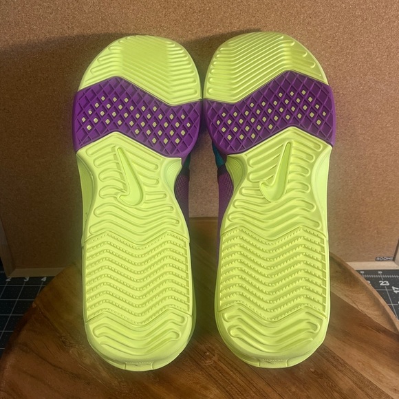 Nike 
Labron james 
Witness 8
Girls purple
NWOT - Picture 10 of 13